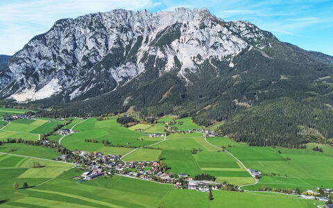 Kulmer Hof: Mountainous Landforms, Mountain, Highland, Hill, Landscape, Mountain Range, Terrain, Ridge, Hill Station, Alps