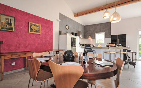 La Romaine: Table, Furniture, Property, Chair, Picture Frame, Plant, Building, Wood, Interior Design, Houseplant