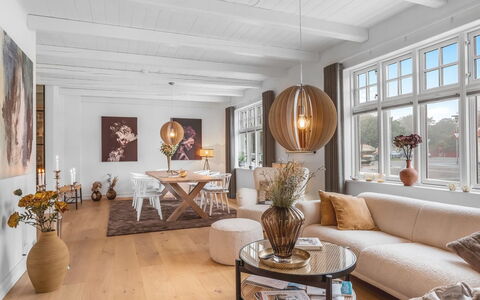 Alexi - 500M from the Sea: Interior Design, Furniture, Wood, Flooring, Ceiling, Light Fixture, Floor, Living Room, Wood Flooring, Lighting
