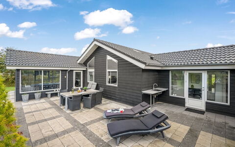 Billa - 450M from the Sea: Cottage, Shed, Hut, Farmhouse, Prairie, Shack, Barn, Log Cabin, Garden Buildings