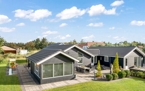 Billa - 450M from the Sea: Cottage, Shed, Hut, Farmhouse, Prairie, Shack, Barn, Log Cabin, Garden Buildings