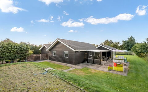 Billa - 450M from the Sea: Cottage, Shed, Hut, Farmhouse, Prairie, Shack, Barn, Log Cabin, Garden Buildings