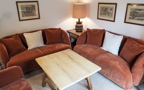 Villa Waldpark: Table, Picture Frame, Couch, Furniture, Building, Comfort, Wood, Lamp, Lighting, Interior Design