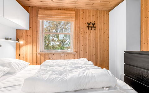 Frido - 500M from the Sea: Bedroom, Wood, Interior Design, Bed, Ceiling, Flooring, Floor, Furniture, Bed Sheet, Bedding