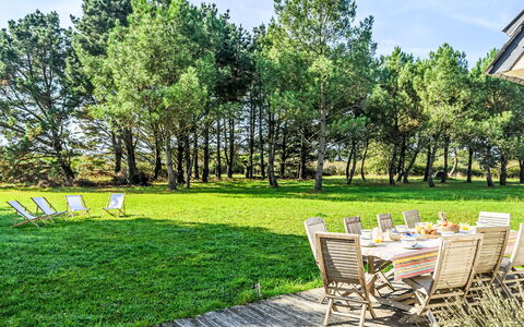 Le Prado: Cloud, Sky, Table, Plant, Furniture, Chair, Tableware, Building, Azure, Flowerpot
