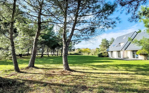Saint Philibert 163: Plant, Sky, Cloud, Tree, Natural Landscape, House, Building, Window, Land Lot, Grass