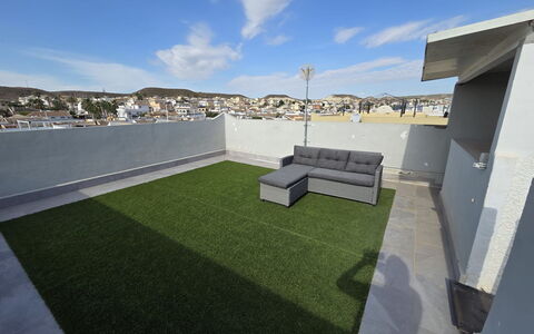 Hamber: Apartment, Balcony, Artificial Turf, Courtyard, Daylighting