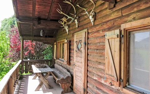Ferienhaus Giselbrecht: Wood, Cottage, House, Hardwood, Door, Rural Area, Log Cabin, Wood Stain, Porch, Plank