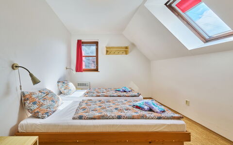 Green Valley Park Stárkov 2: Wood, Bedroom, Bed, Floor, Interior Design, Flooring, Furniture, Bed Sheet, Home, Bedding