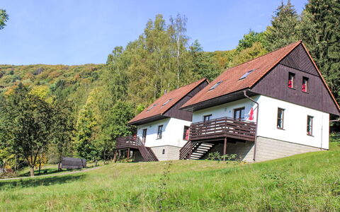 Green Valley Park Stárkov 3: Plant, Sky, Building, Window, Natural Landscape, House, Land Lot, Tree, Wood, Grass