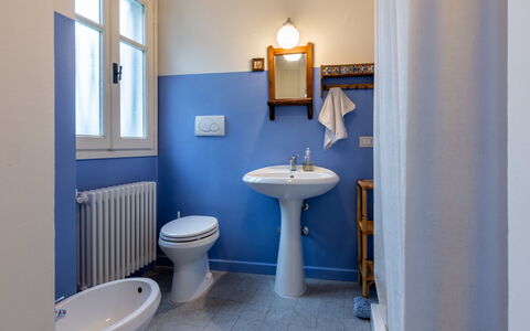 Delle Ortensie: Mirror, Sink, Plumbing Fixture, Property, Bathroom Sink, Tap, Purple, Azure, Bathroom