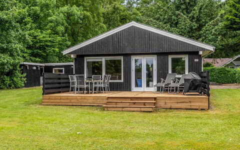 Diuri - 30Km from the Sea: Cottage, Home, Hardwood, Porch, Garden Buildings, Shade, Siding, Plank, Estate, Shed