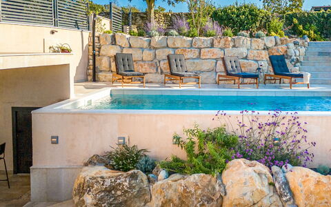 Botra Maria Luxury: Water, Plant, Property, Sky, Azure, Swimming Pool, Architecture, Rectangle, Leisure, Outdoor Furniture