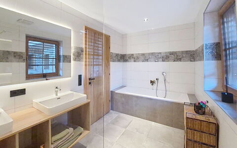 Langkampfen 200: Flooring, Interior Design, Floor, Plumbing Fixture, Bathroom, Ceiling, Tap, Bathtub, Tile, Plumbing