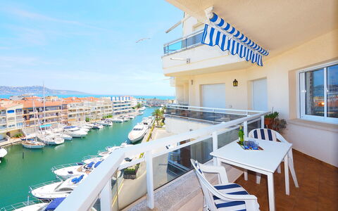 Empuriabrava 124: Property, Building, Room, Real Estate, Apartment, House, Vacation, Marina, Resort, Architecture