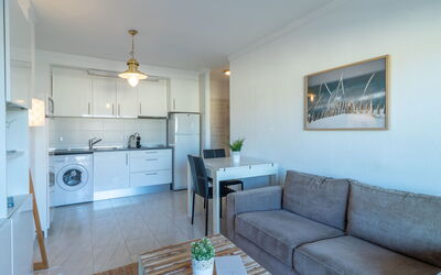 Accommodation:&nbsp;Club Nautic 124.24