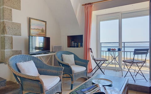 Kerlouan 637: Furniture, Chair, Sea, Table, Ocean, Balcony, Kitchen & Dining Room Table, Shade, Coffee Table, Armrest