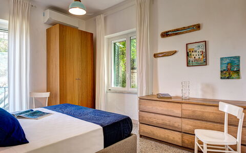 Apt Blu Mare Sorrento Coast: Furniture, Property, Window, Picture Frame, Green, Wood, Building, Lighting, Interior Design, Comfort