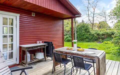 Aleta - 300M from the Sea: Wood, Porch, Cottage, Door, Hardwood, Deck, Garden Buildings, Siding, Wood Stain, Shed