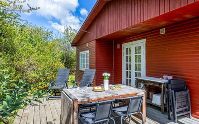 Aleta - 300M from the Sea