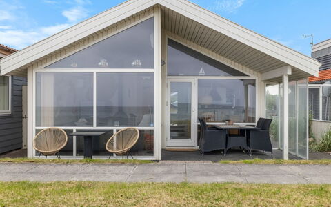 Aswith - 5M from the Sea: Wood, Home, Porch, Deck, Hardwood, Roof, Wood Stain, Wood Flooring, Eco Hotel