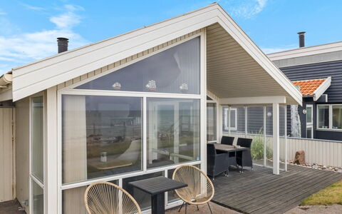 Aswith - 5M from the Sea: Wood, Home, Porch, Deck, Hardwood, Roof, Wood Stain, Wood Flooring, Eco Hotel