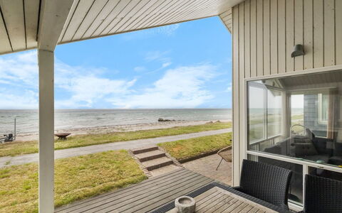 Aswith - 5M from the Sea: Wood, Home, Porch, Deck, Hardwood, Roof, Wood Stain, Wood Flooring, Eco Hotel