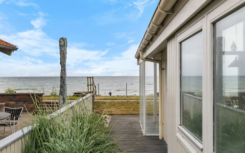 Aswith - 5M from the Sea: Wood, Home, Porch, Deck, Hardwood, Roof, Wood Stain, Wood Flooring, Eco Hotel