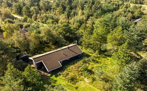 Matthea - 900M from the Sea: Mountainous Landforms, Mountain, Hill, Mountain Range, Hill Station, Human Settlement, Urban Design, Alps, Valley, Summit
