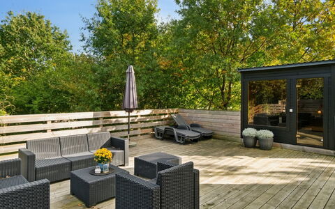 Elmeri - 200M from the Sea: Wood, Home, Porch, Deck, Hardwood, Roof, Wood Stain, Wood Flooring, Eco Hotel