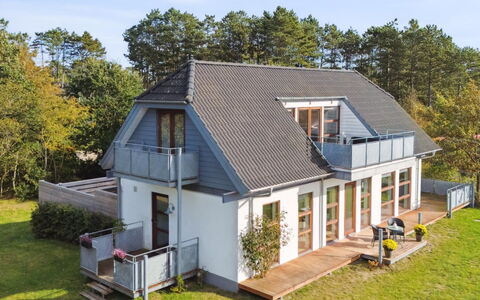 Elmeri - 200M from the Sea: House, Home, Roof, Cottage, Estate, Landscaping, Garden Buildings, Siding, Farmhouse