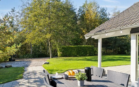 Solborg - 800M from the Sea: House, Home, Door, Roof, Cottage, Estate, Garden, Shade, Siding, Yard