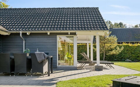 Solborg - 800M from the Sea: House, Home, Door, Roof, Cottage, Estate, Garden, Shade, Siding, Yard
