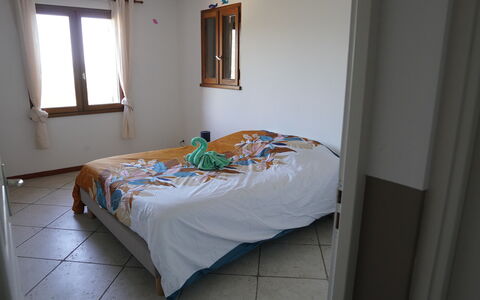 Lou Lann Vras: Bed, Bedroom, Bed Sheet, Bedding, Wood, Furniture, Interior Design, Floor, Room, Linens