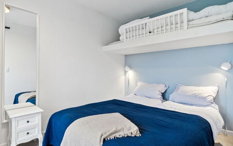 Jesper - 350M from the Sea: Bed, Furniture, Bedding, Bedroom, Interior Design, Bed Sheet, Floor, Wall, Flooring, Linens