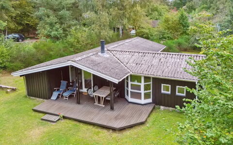 Zezilie - 125M from the Sea