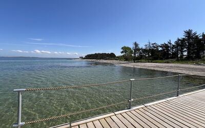 Zezilie - 125M from the Sea