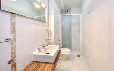 Accommodation:&nbsp;Jasmina 250.2