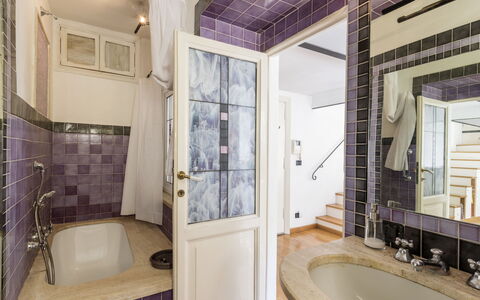 Marsicum: Bathtub, Plumbing Fixture, Property, Tap, Bathroom, Purple, Shower, Interior Design, Floor