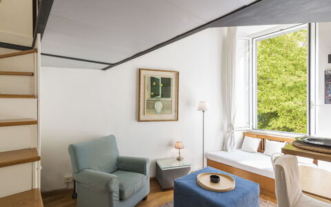 Marsicum: Furniture, Comfort, Table, Picture Frame, Building, Couch, Wood, Interior Design, Living Room, House