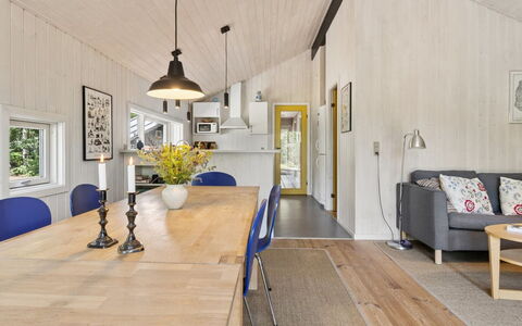 Aimo - 300M from the Sea: Wood, Ceiling, Flooring, Interior Design, Floor, Room, Wood Flooring, Hardwood, Living Room, Light Fixture