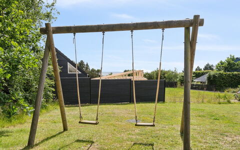 Veetrikki - 350M from the Sea: Swing, Wood, Outdoor Play Equipment, Land Lot, Plain, Playground, Shade, Park, Garden, Lawn