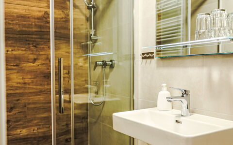 Bozi Dar 300: Flooring, Wall, Floor, Plumbing Fixture, Interior Design, Bathroom, Wood, Plumbing, Bathroom Sink, Sink