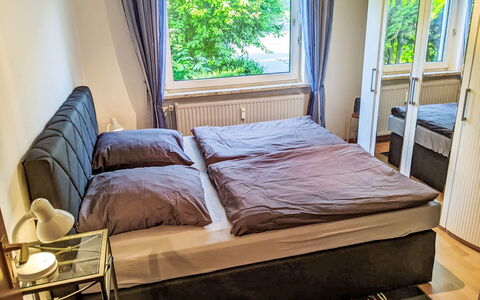 Harzsonne: Bedroom, Furniture, Bed, Wood, Interior Design, Flooring, Bed Sheet, Floor, Bedding, Room