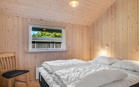 Skrollan - 200M to the Fjord: Grass, Building, House, Roof, Home, Residential Area, Cottage, Land Lot, Rural Area, Lawn