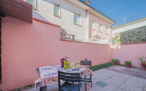 Casa Imma: Property, Furniture, Building, Plant, Window, Sky, Chair, Flowerpot, Urban Design, Shade
