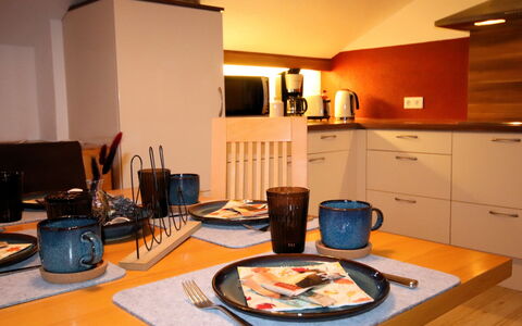 Alberts Huamat: Furniture, Interior Design, Countertop, Kitchen, Tableware, Kitchen Appliance, Lighting, Cabinetry, Room, Chair
