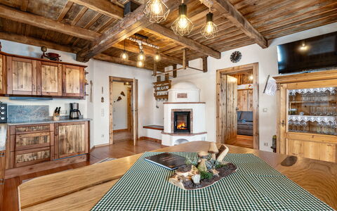 Heregger Hütte: Wood, Home, House, Cottage, Furniture, Log Cabin, Kitchen & Dining Room Table, Dining Room, Hardwood, Ceiling