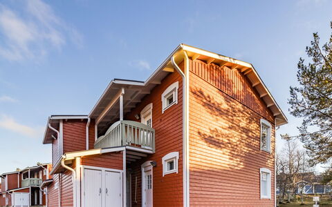 Rautulampi G14: Residential Area, Home, House, Siding, Roof, Composite Material, Door, Cottage, Suburb, Sash Window