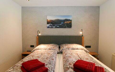 Stöckl: Building, Property, Furniture, Comfort, Wood, Bed Frame, Bed, Textile, Interior Design, House